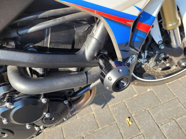 suzuki - gsr-750