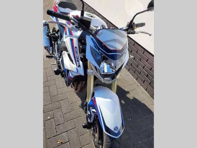 suzuki - gsr-750