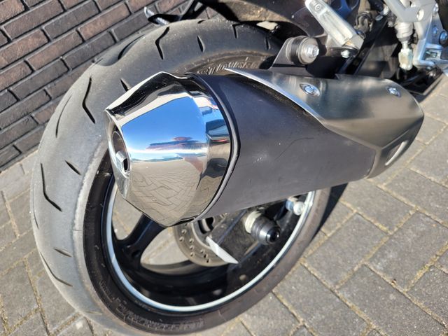 suzuki - gsr-750