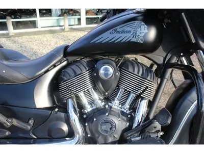 INDIAN MOTORCYCLE CHIEFTAIN DARK HORSE – foto 2