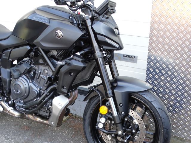 yamaha - mt-07-y-amt