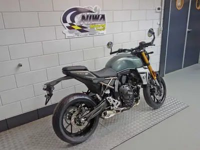SUZUKI GSX-8T – foto 3