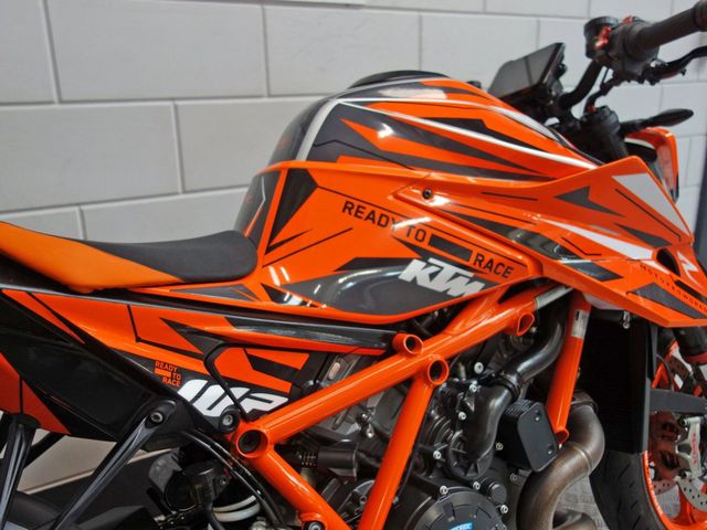 ktm - 1290-super-duke-r