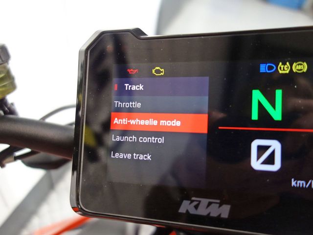 ktm - 1290-super-duke-r