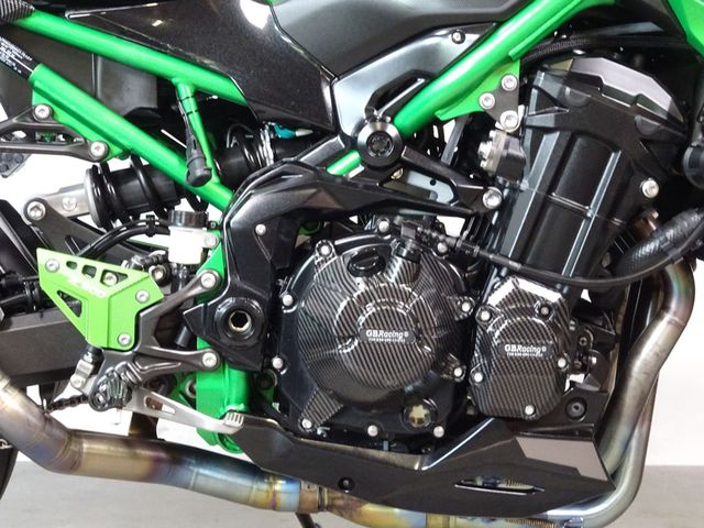 kawasaki - z900