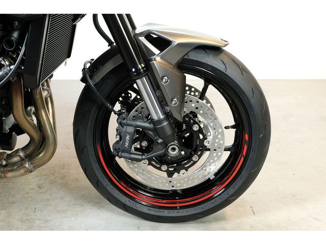 kawasaki - z900
