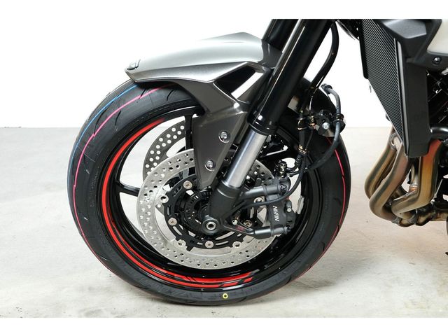 kawasaki - z900