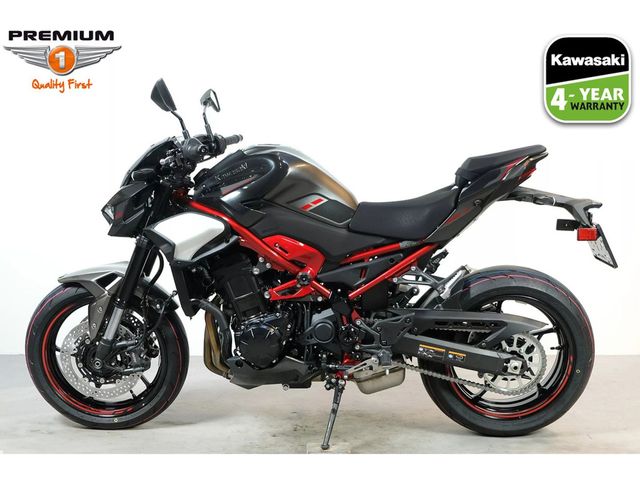 kawasaki - z900