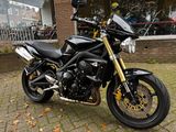 TRIUMPH STREET TRIPLE 675