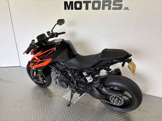 ktm - 1290-super-duke-r
