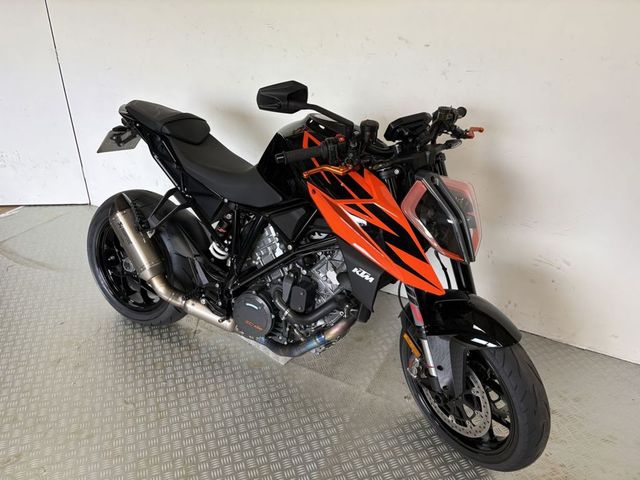 ktm - 1290-super-duke-r