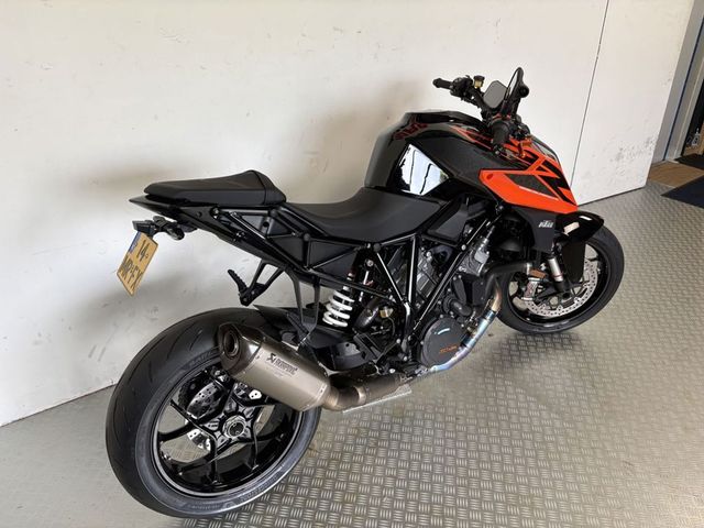 ktm - 1290-super-duke-r
