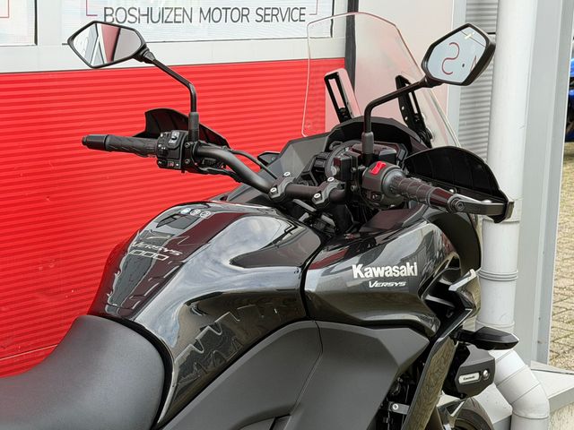 kawasaki - versys-1000-grand-tourer