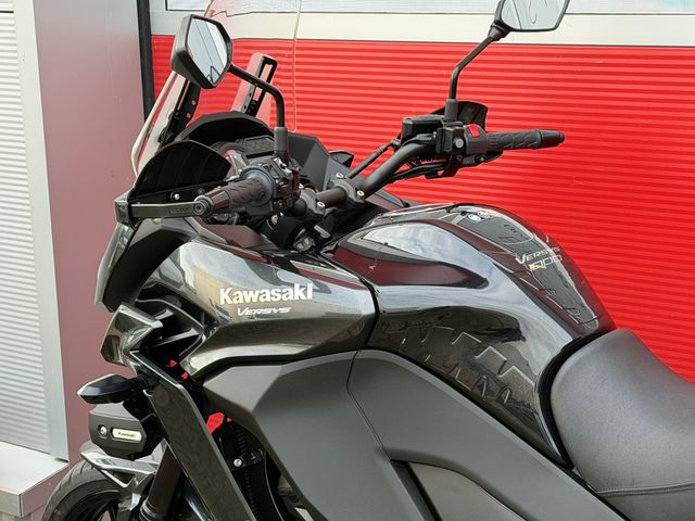 kawasaki - versys-1000-grand-tourer