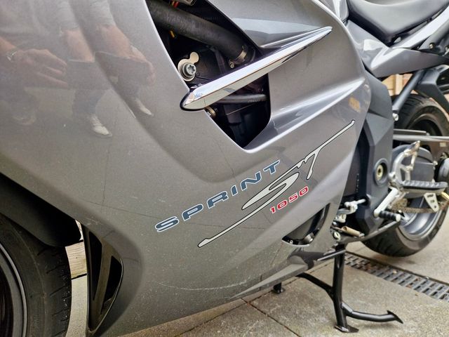 triumph - sprint-st-1050-abs