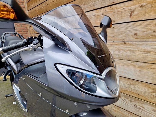 triumph - sprint-st-1050-abs