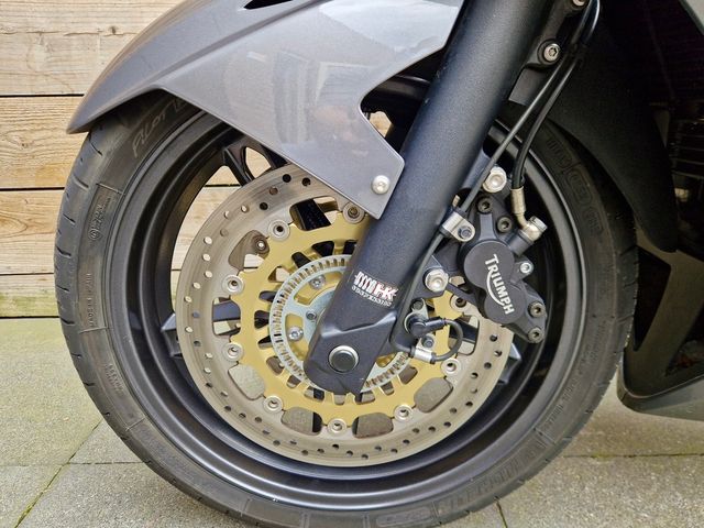 triumph - sprint-st-1050-abs