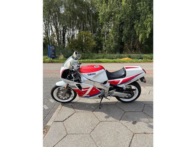 yamaha - fzr-1000