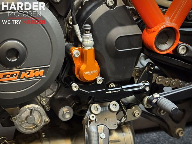 ktm - 1290-super-duke-r