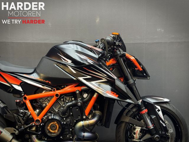 ktm - 1290-super-duke-r