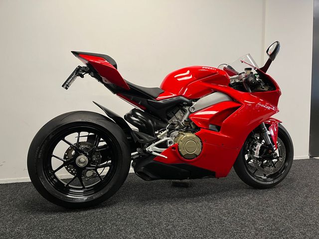 ducati - panigale-v4