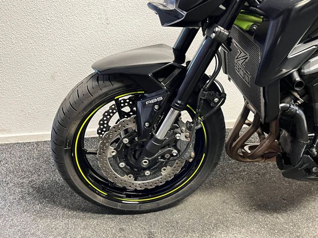 kawasaki - z900