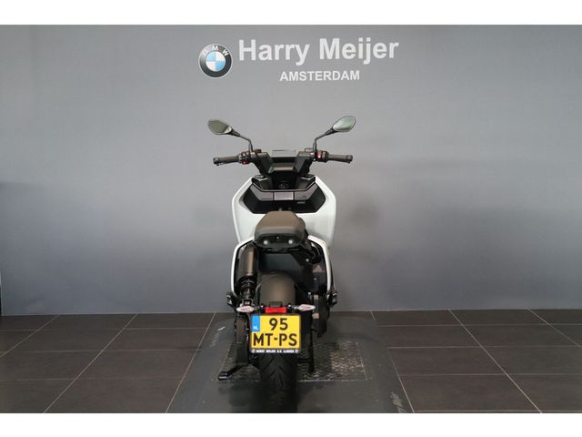 bmw - ce-04