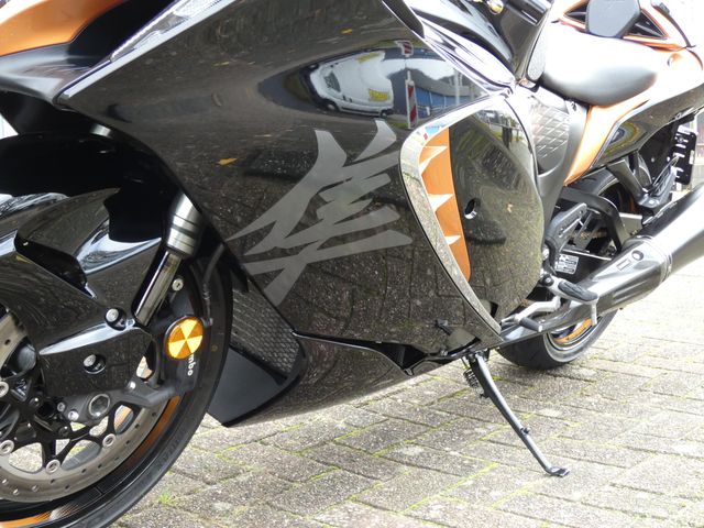 suzuki - gsx-r-1300-hayabusa