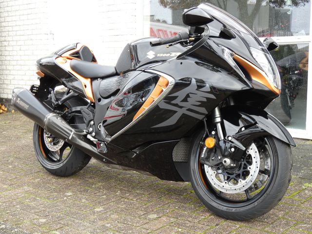 suzuki - gsx-r-1300-hayabusa