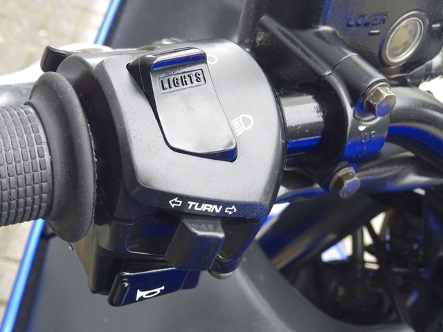 honda - cbr-1100--xx-super-blackbird