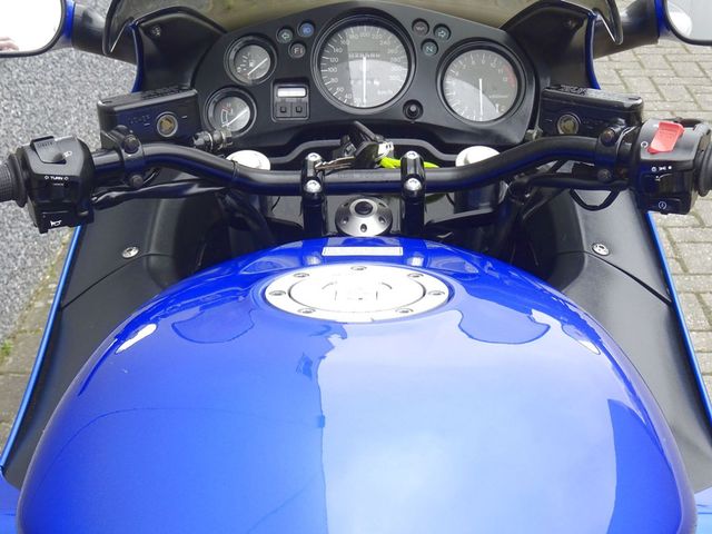 honda - cbr-1100--xx-super-blackbird