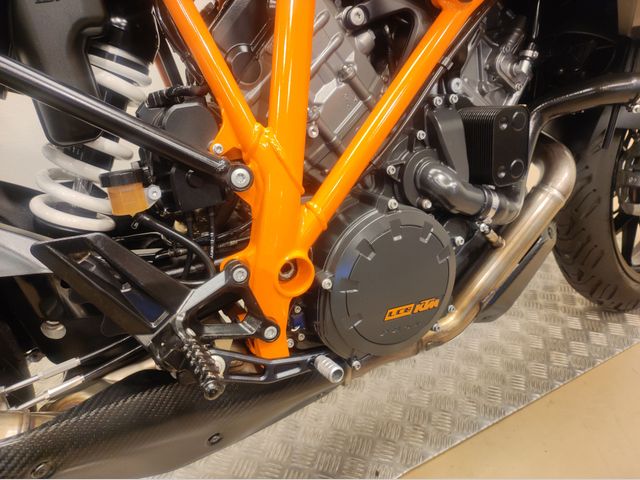 ktm - 1290-super-duke-gt