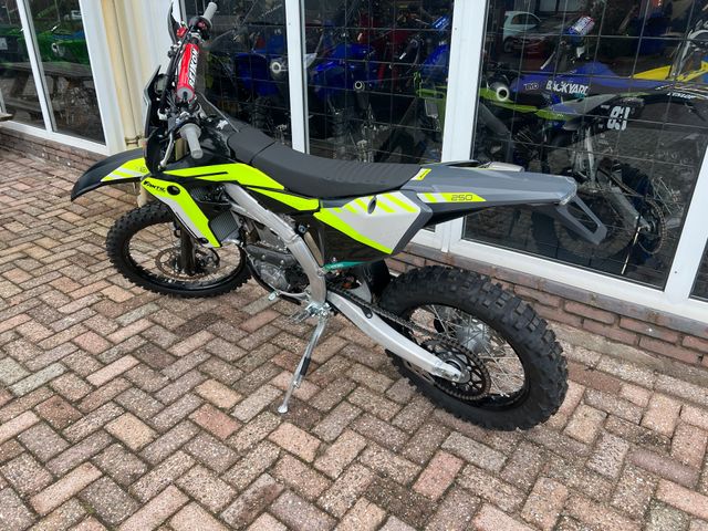 fantic - xef-250