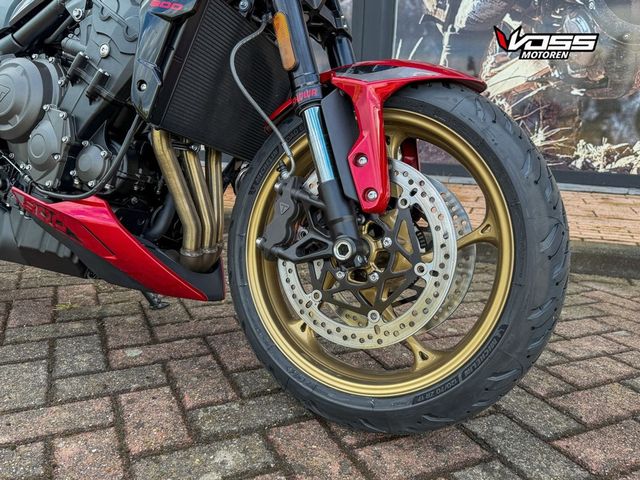 triumph - trident-800