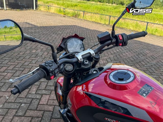 triumph - trident-800