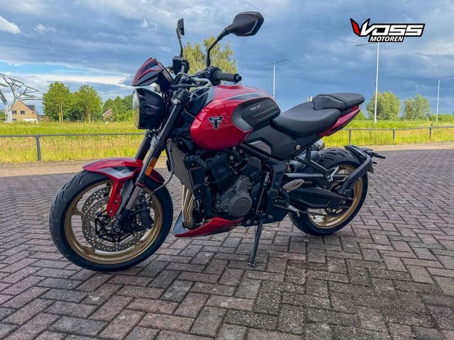 triumph - trident-800