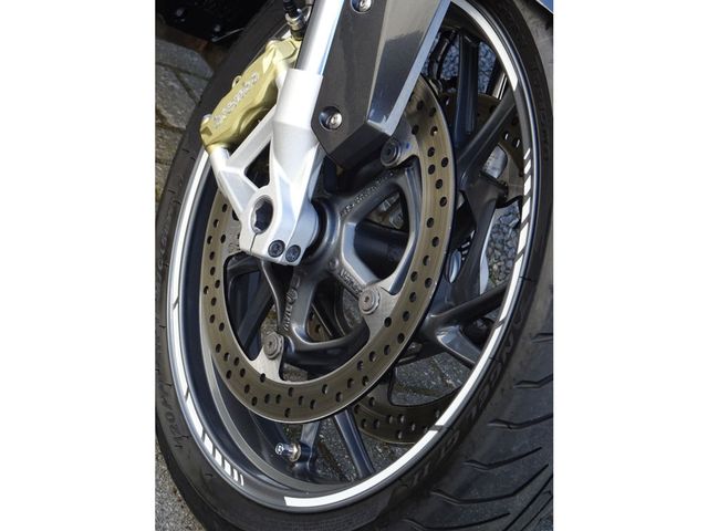 bmw - r-1200-r-abs