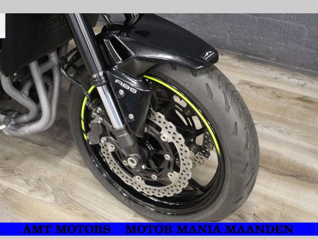 kawasaki - z900