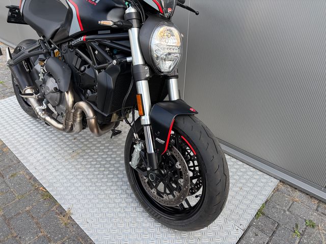ducati - monster-821