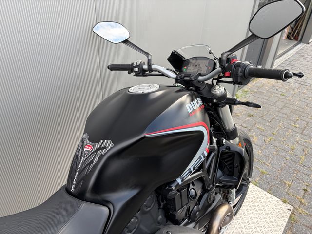 ducati - monster-821