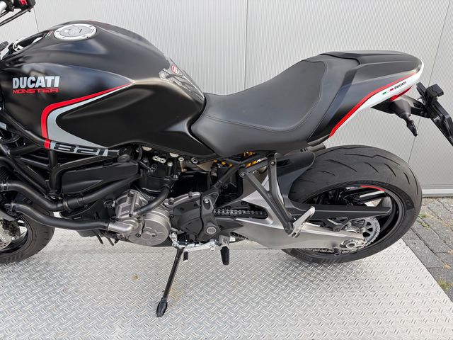 ducati - monster-821