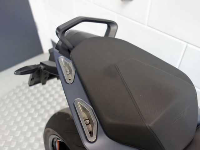 ktm - 1290-super-duke-gt