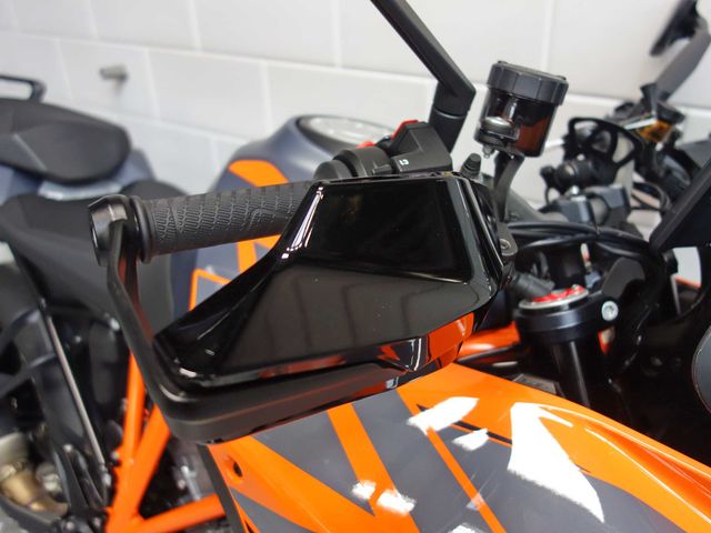 ktm - 1290-super-duke-gt