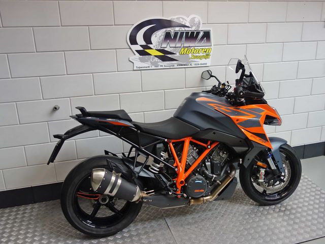 ktm - 1290-super-duke-gt
