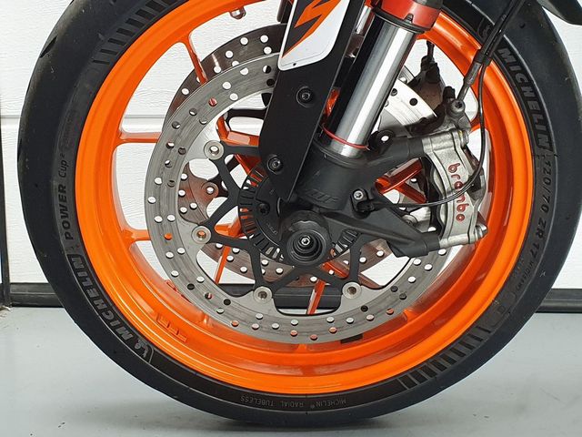 ktm - 890-duke-r