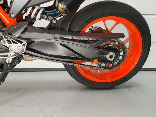 ktm - 890-duke-r