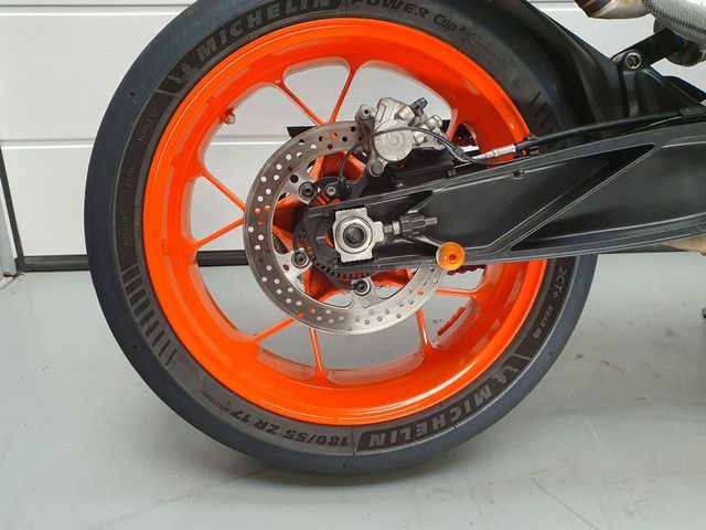 ktm - 890-duke-r