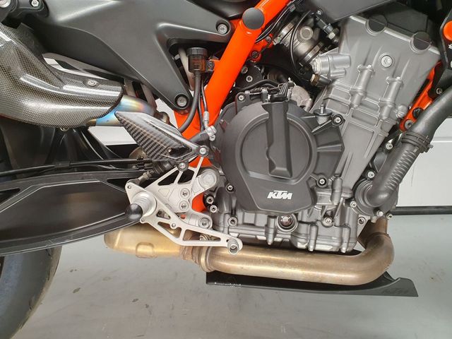 ktm - 890-duke-r
