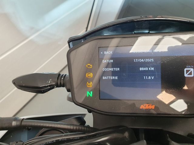 ktm - 890-duke-r