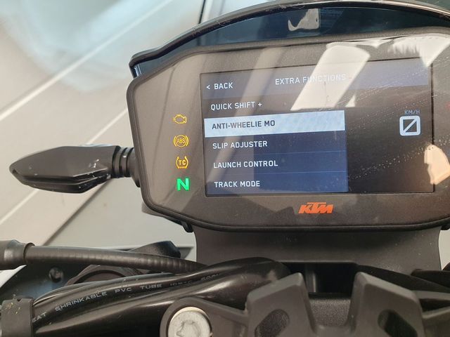 ktm - 890-duke-r